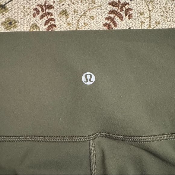 Lululemon Tech Mesh Wunder Under, Size 10. - Picture 5 of 7